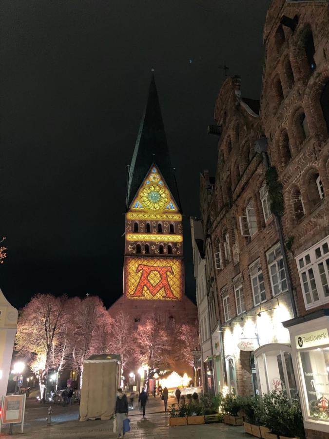 Zum Suelztor Apartment Luneburg Bagian luar foto